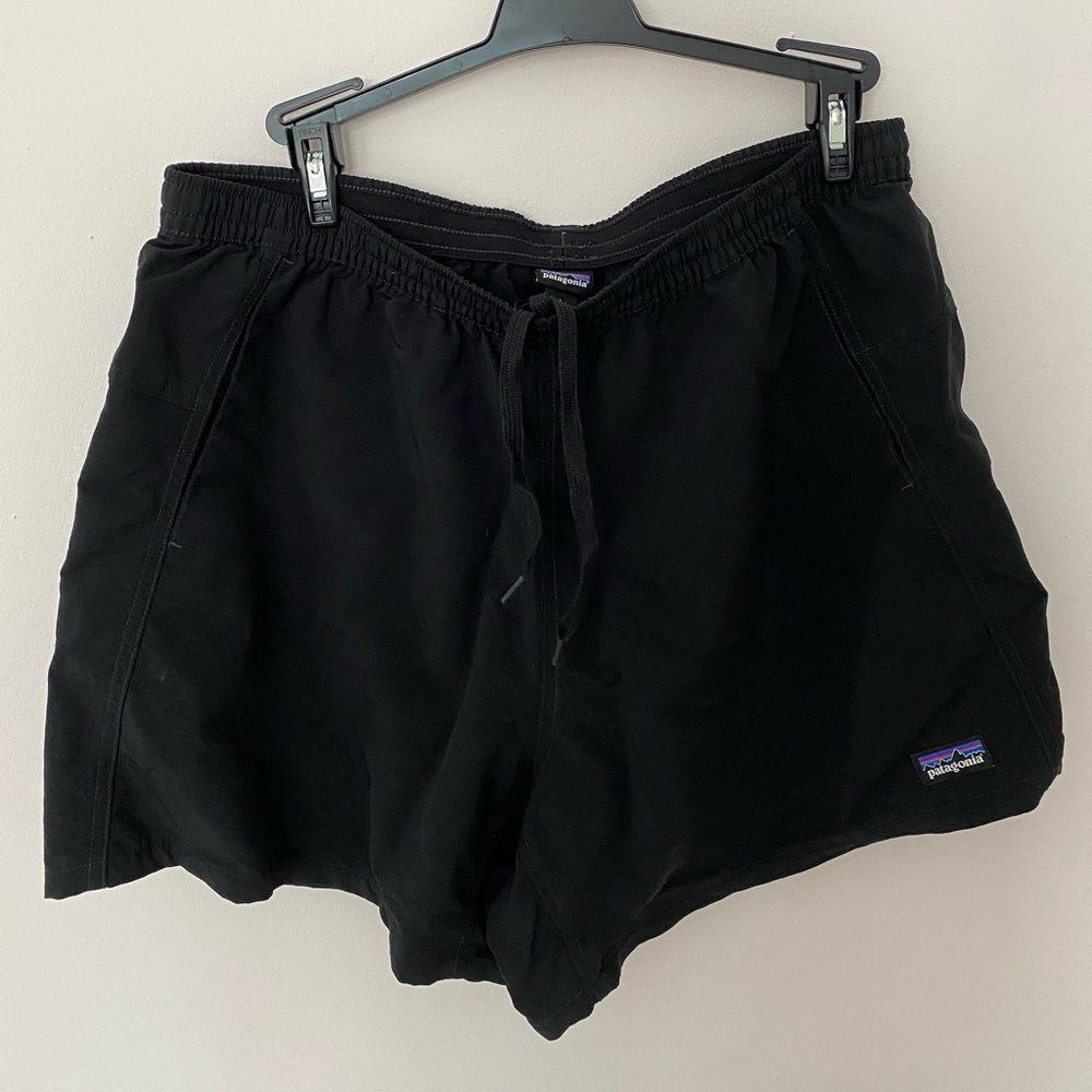 Women’s large Patagonia black baggies